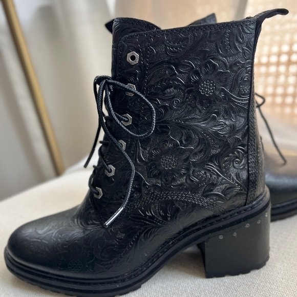 Timberland Sienna Embossed Boot Leather Lug Sole Side-Zip Whimsigoth Black 7.5 - Picture 3 of 14